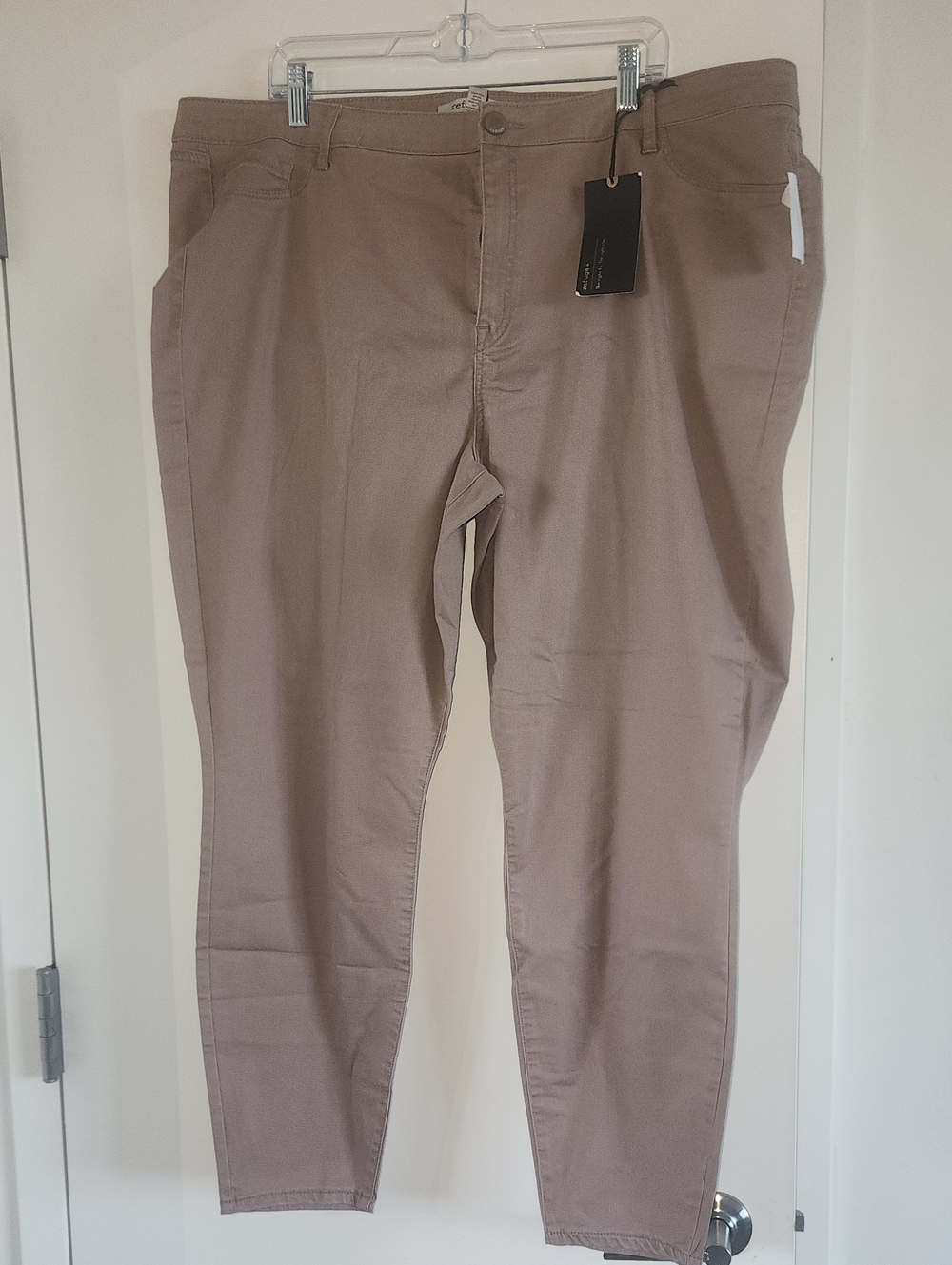 Charlotte Russe Skinny Jeans in Taupe